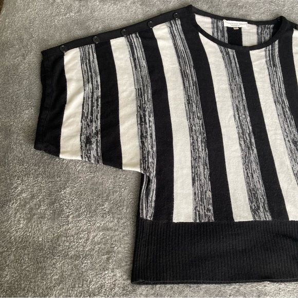 Suspicious Lines Womens Sweater Top Size 3X - Picture 3 of 6